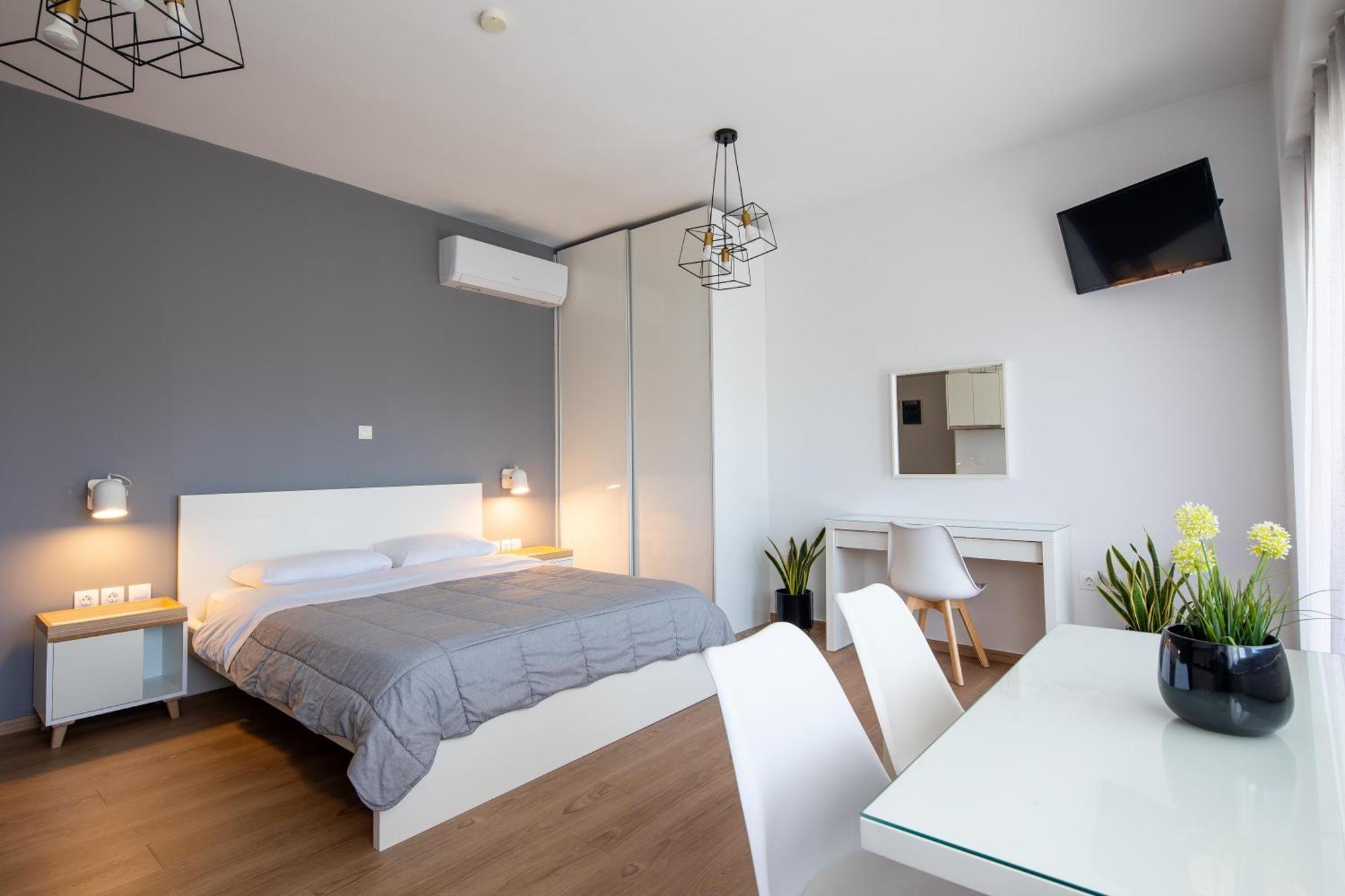 Boutique Studios Near Airport 帕利尼 外观 照片
